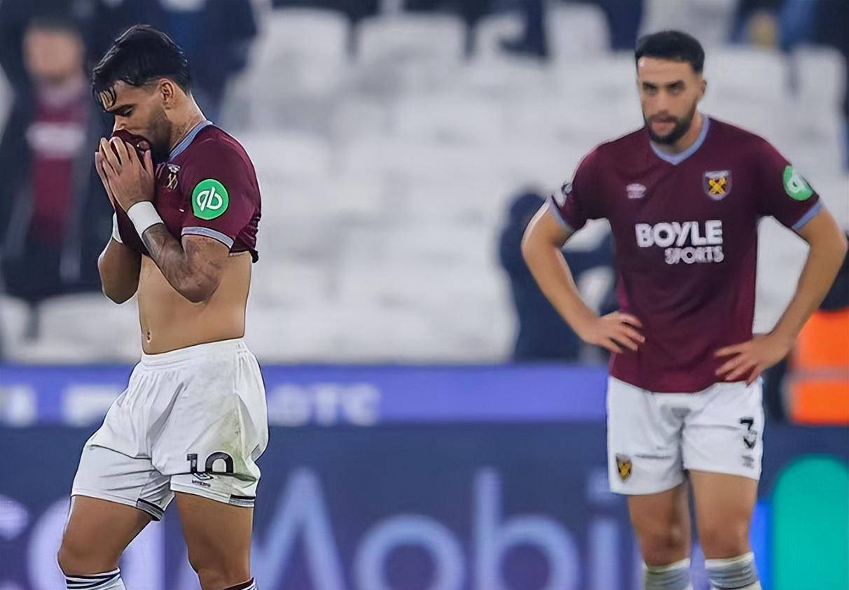 包含今夜AC米兰遗憾出局:英超节点到来,态度坚定,赛程密集仍需轮换的词条BOB体育官方