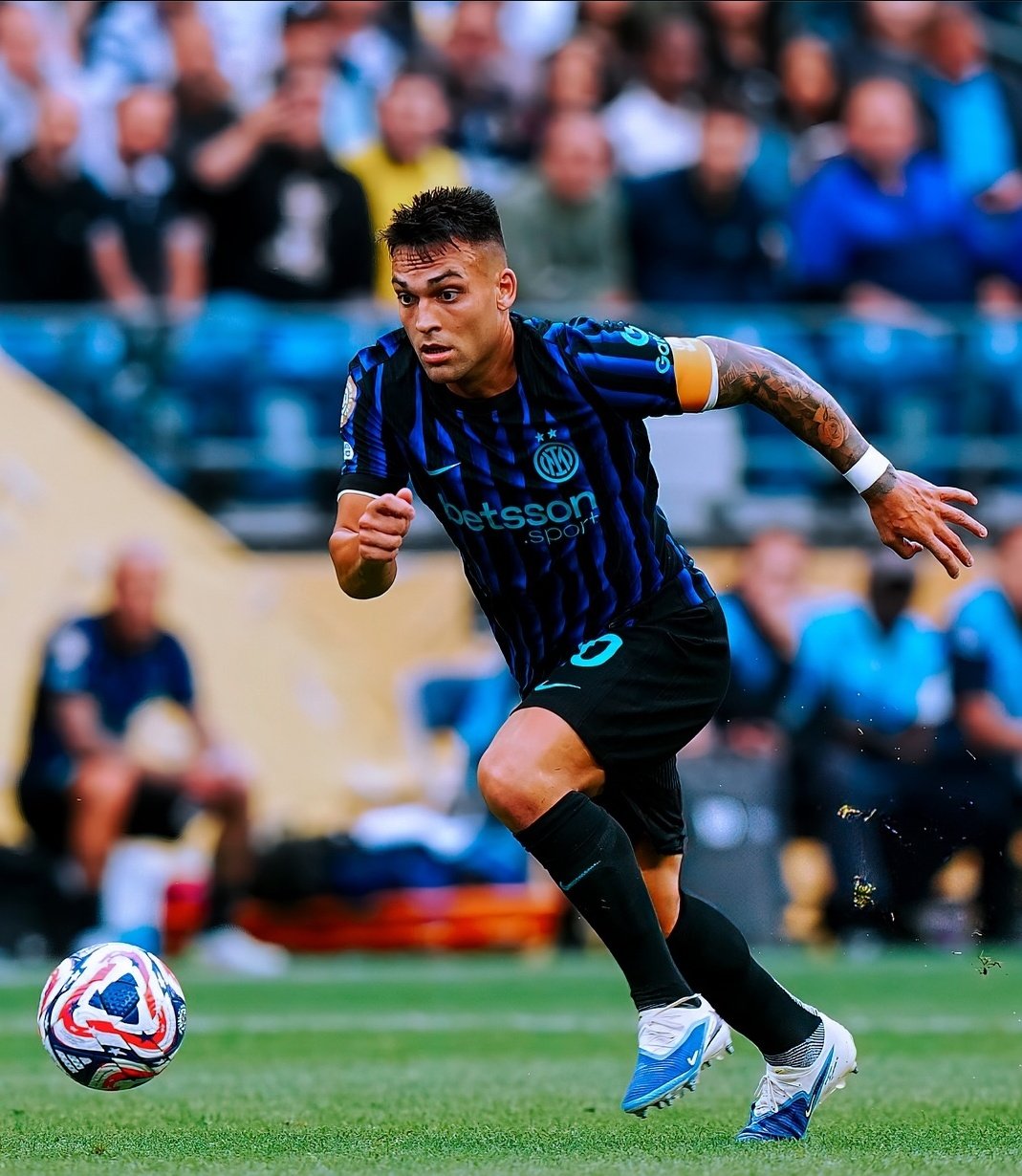 关于欧冠赛程吃紧；拉齐奥清晨战术微调；话题不断；纪律约束更严格的信息BOB体育官网